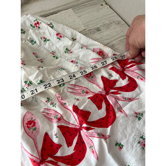 White red and pink apron with two front pockets - Picture 6 of 6